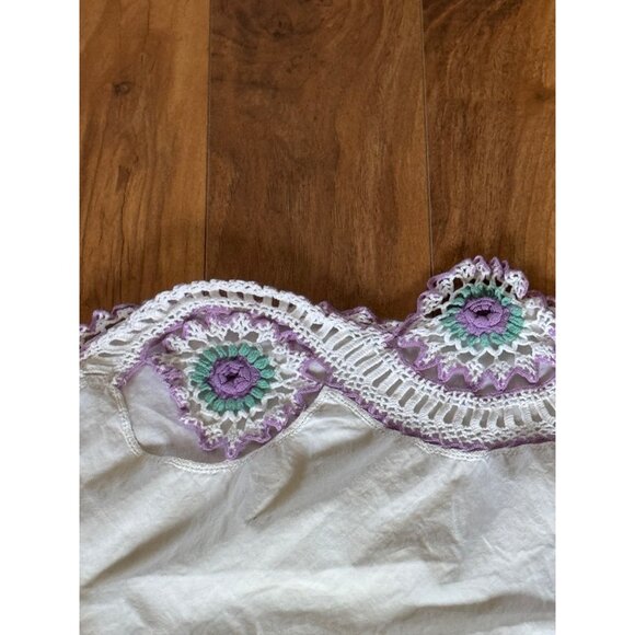 Vintage White Pillowcases With Purple & Green Crochet Floral Edge - Picture 5 of 8